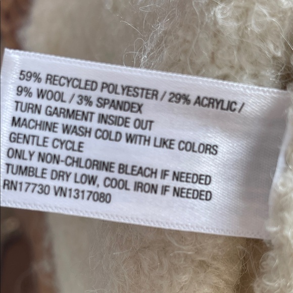 Wild Fable Winter White Sweater Skirt with gold-tone detail - Size XL 17” waist - Picture 5 of 6